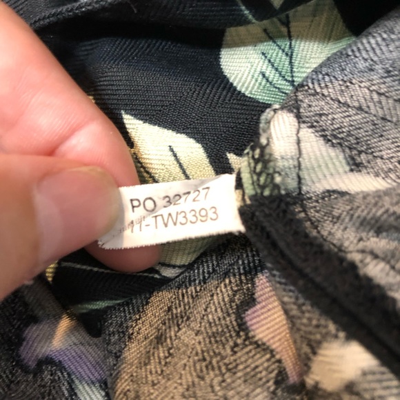 Tommy Bahama 100% Silk Hawaiian Tropical Floral Print Tie Front Top - Picture 11 of 13